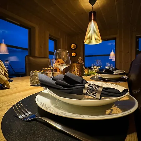 Semesterbostad Modern In The Heart Of The Sunnmore Alps Sykkylven