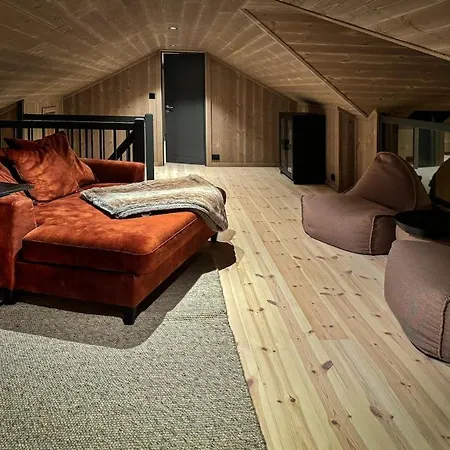 Modern In The Heart Of The Sunnmore Alps Semesterbostad