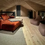 Modern In The Heart Of The Sunnmore Alps Semesterbostad
