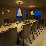 Modern In The Heart Of The Sunnmore Alps Semesterbostad *